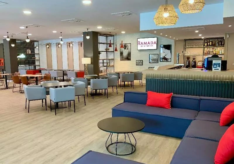 Fotos del hotel Ramada By Wyndham Valencia Almussafes:  5