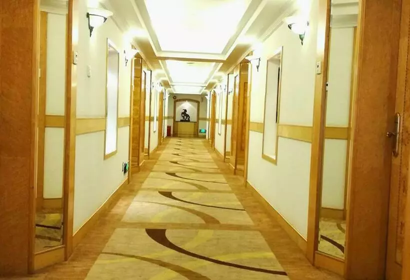 Fotos del hotel Golden Lustre:  9