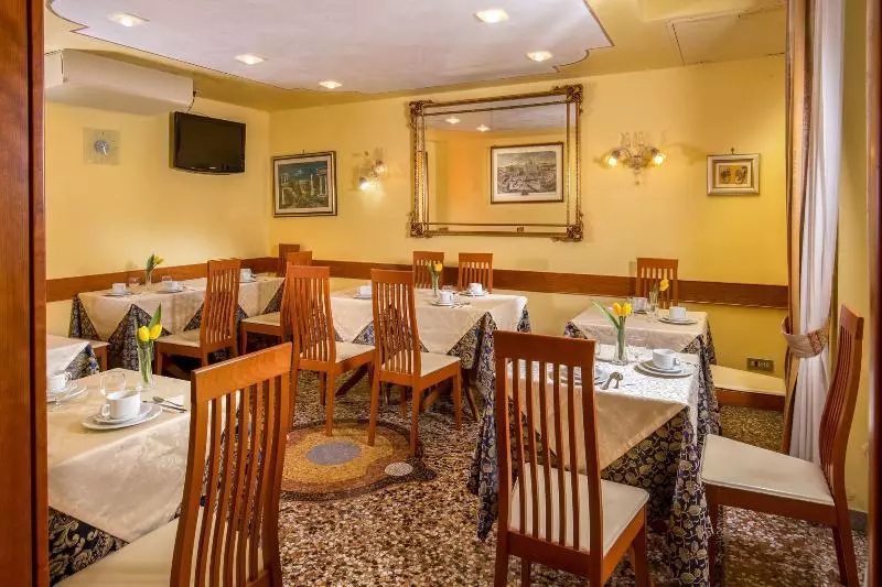 Fotos del hotel Sonya:  16