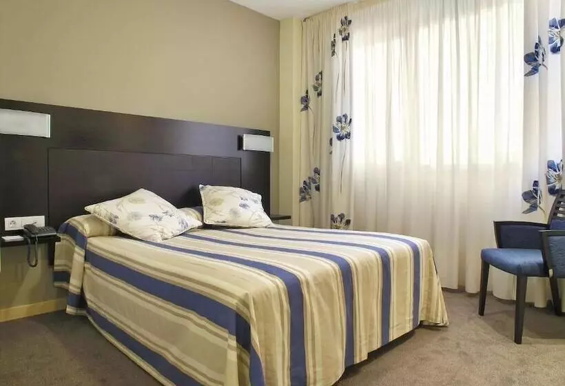 Fotos del hotel Pamplona Cross Elorz:  23