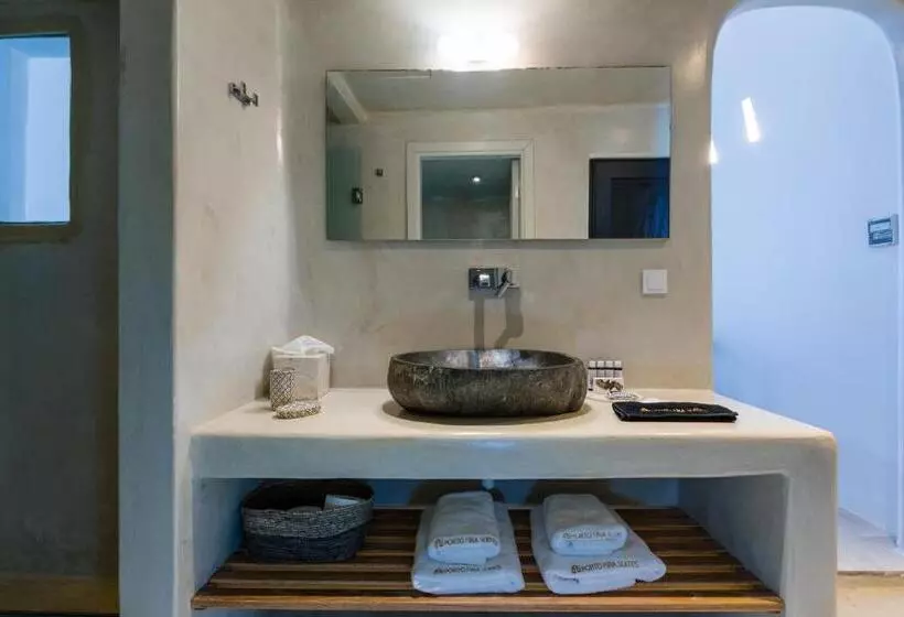 Fotos del hotel Porto Fira Suites:  3