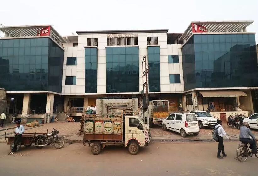 Oyo 23595 Hotel Tajway Inn
