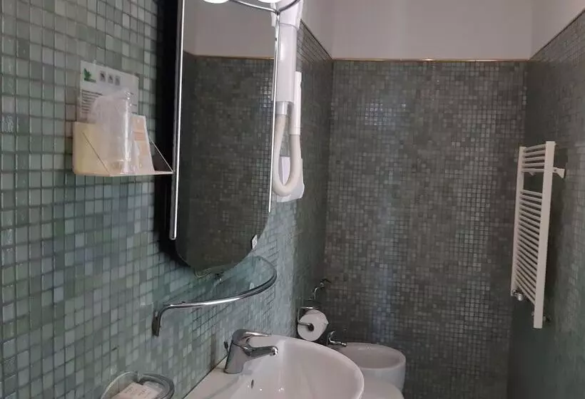 Fotos del hotel Lilium:  19