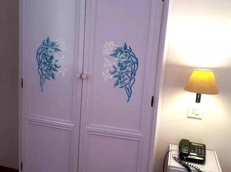 Fotos del hotel Lilium:  25