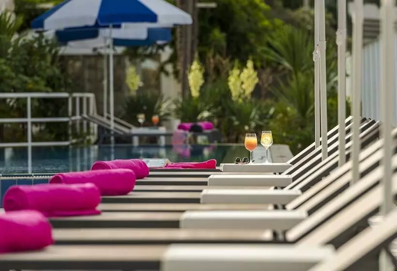 Fotos del hotel Komodor:  15