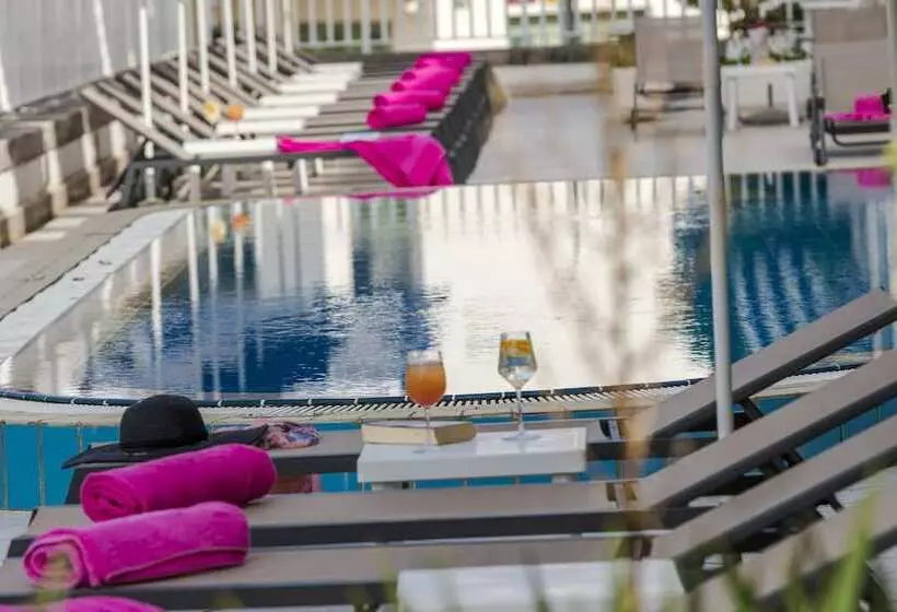 Fotos del hotel Komodor:  20