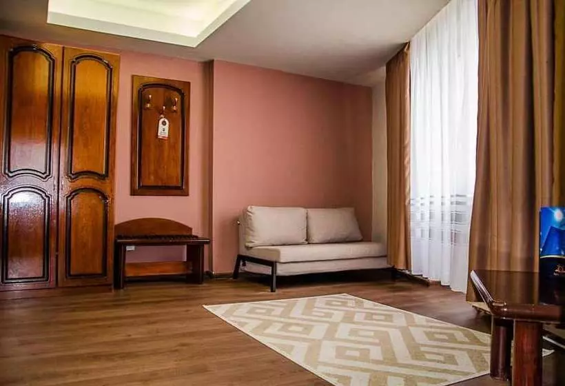 Fotos del hotel New Royal:  24