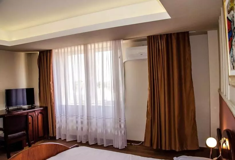 Fotos del hotel New Royal:  22