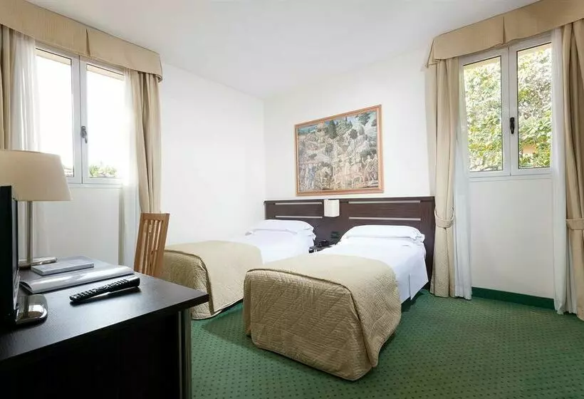 Fotos del hotel The Church Village:  23