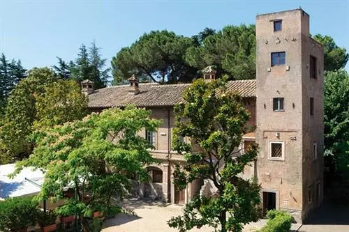 Fotos del hotel The Church Village:  22