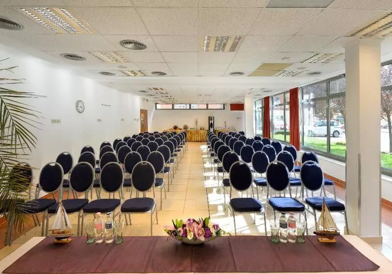 Fotos del hotel Holiday Beach Budapest Wellness  With Sauna Park:  25