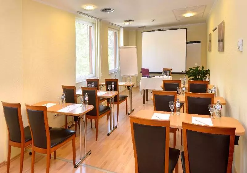 Fotos del hotel Holiday Beach Budapest Wellness  With Sauna Park:  18