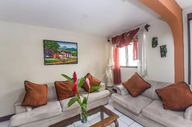 Fotos del hotel Berlor Airport Inn:  8