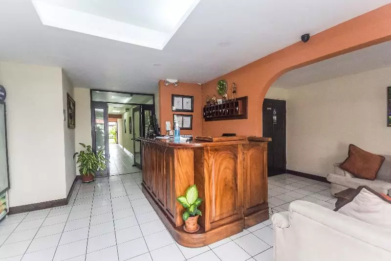 Fotos del hotel Berlor Airport Inn:  3