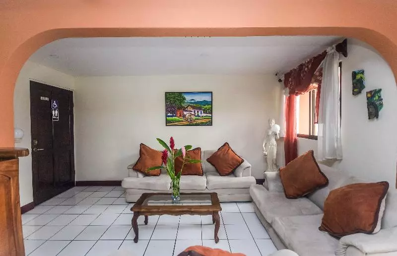 Fotos del hotel Berlor Airport Inn:  15