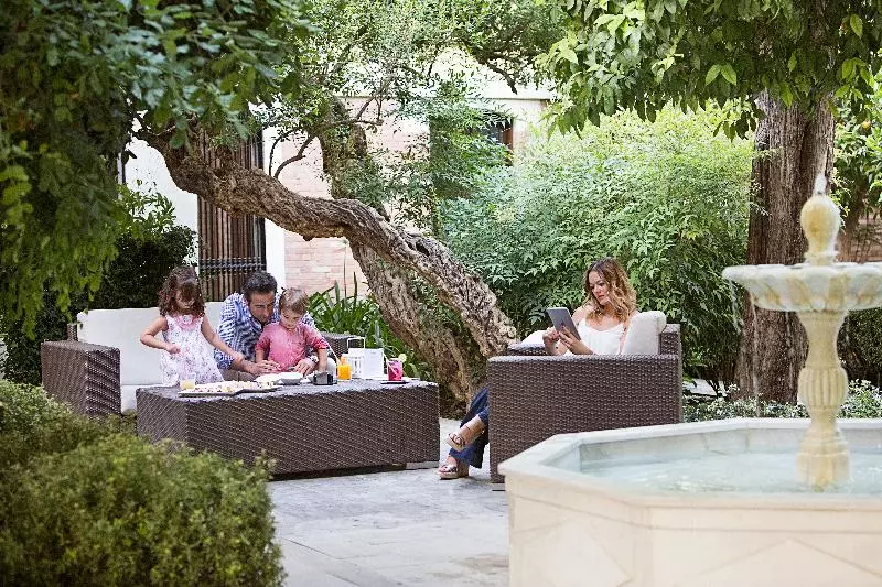 Fotos del hotel Hospes Palacio De Los Patos:  24