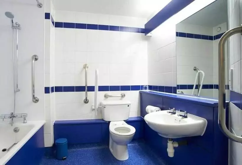 Fotos del hotel Travelodge London Battersea:  2