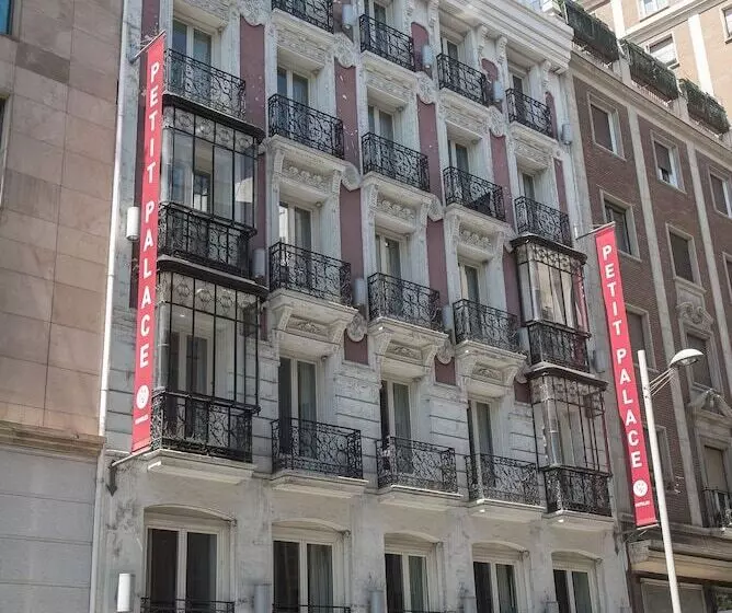 Petit Palace Plaza España
