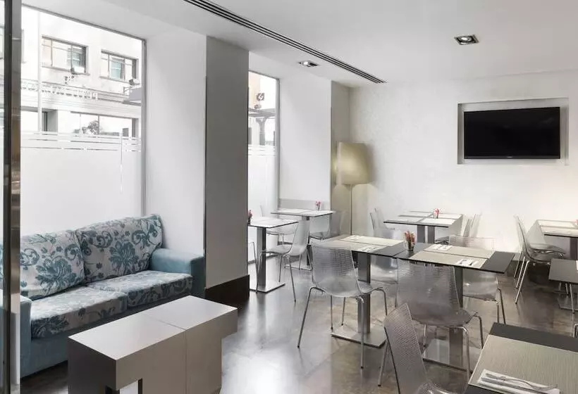 Fotos del hotel Petit Palace Plaza España:  2