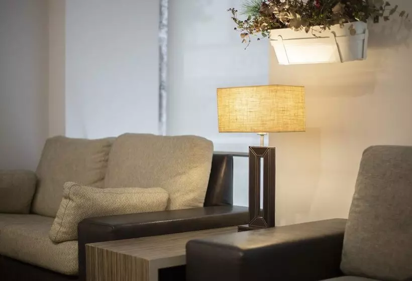 Fotos del hotel Petit Palace Tres Cruces:  2