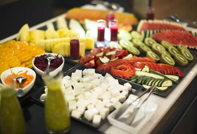 Fotos del hotel Petit Palace Tres Cruces:  4