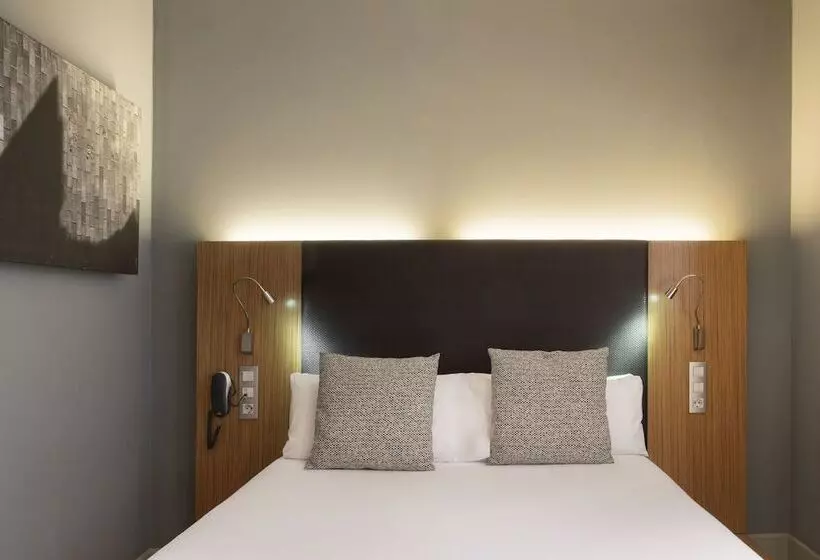 Fotos del hotel Petit Palace Tres Cruces:  23