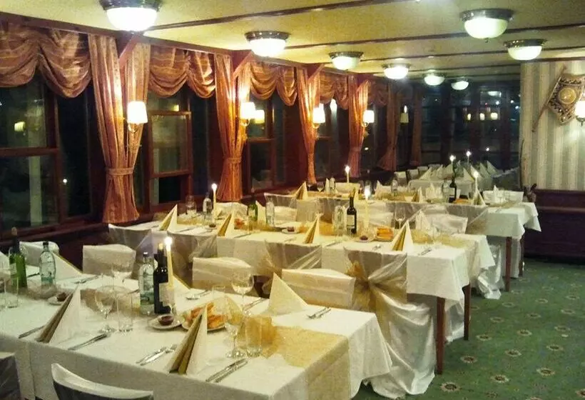 Fotos del hotel Botel Marina:  3