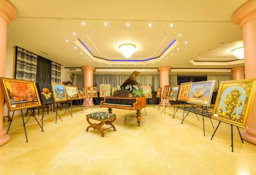 Fotos del hotel Phoenicia Grand:  12