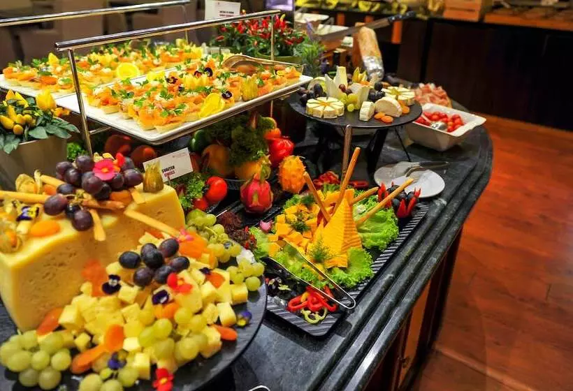 Fotos del hotel Phoenicia Grand:  5