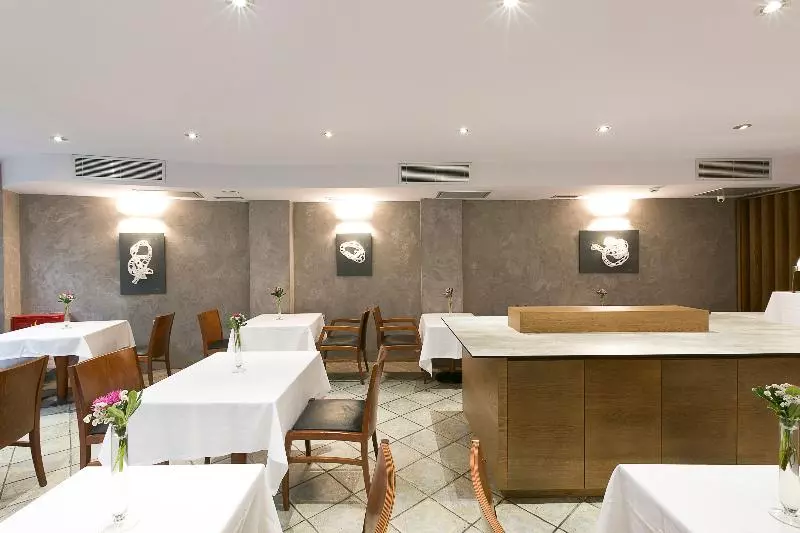 Fotos del hotel Plaza , Philian S And Resorts:  23