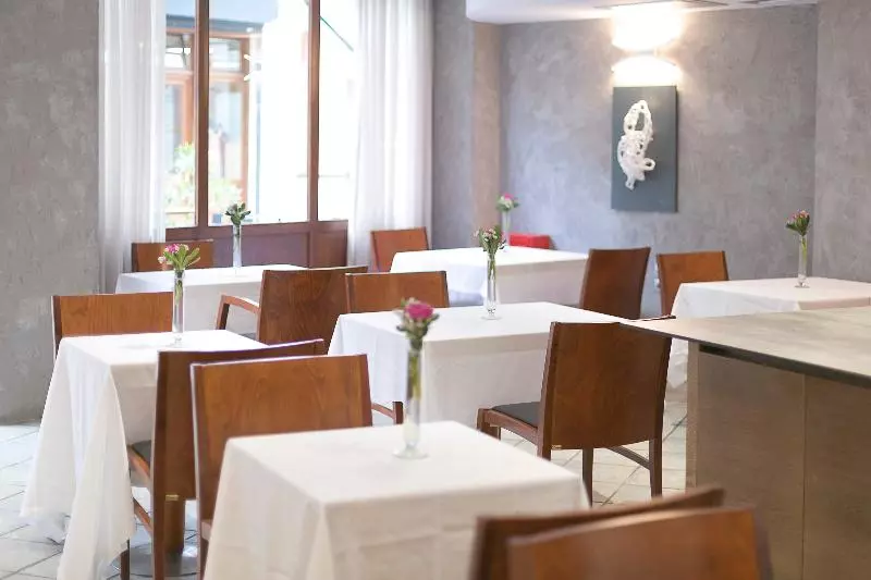 Fotos del hotel Plaza , Philian S And Resorts:  22