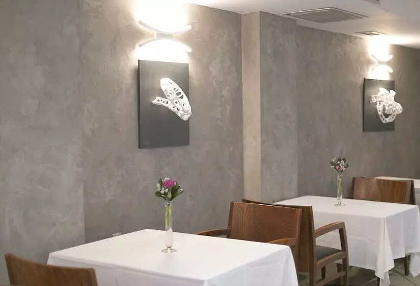 Fotos del hotel Plaza , Philian S And Resorts:  3