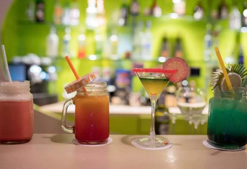 Fotos del hotel Ibis Marrakech Palmeraie:  7