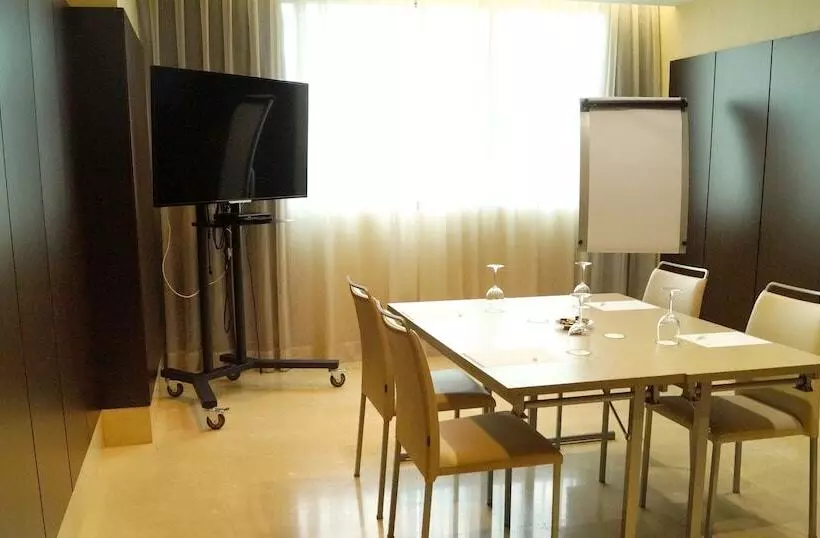 Fotos del hotel Lcb Hotel Fuenlabrada:  7