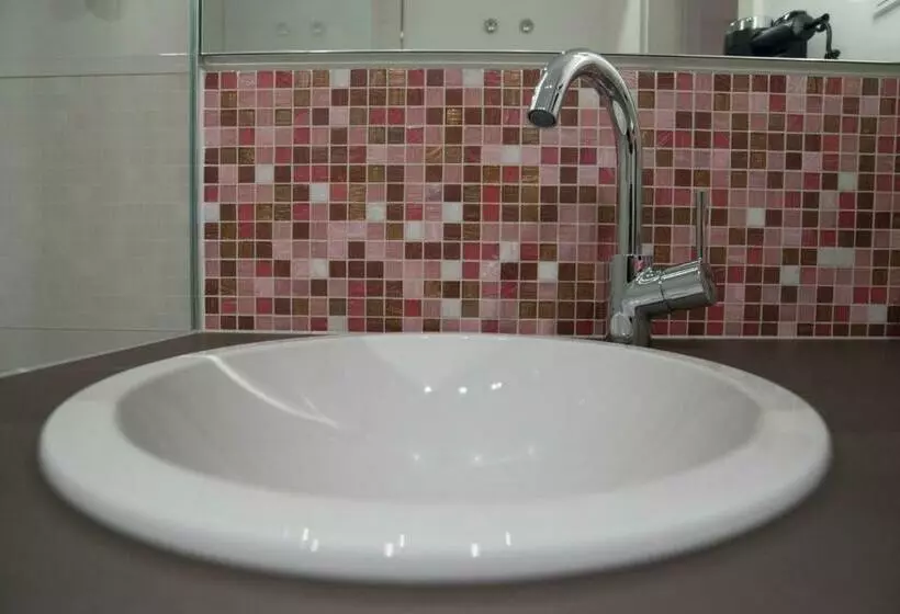 Fotos del hotel Fab:  6