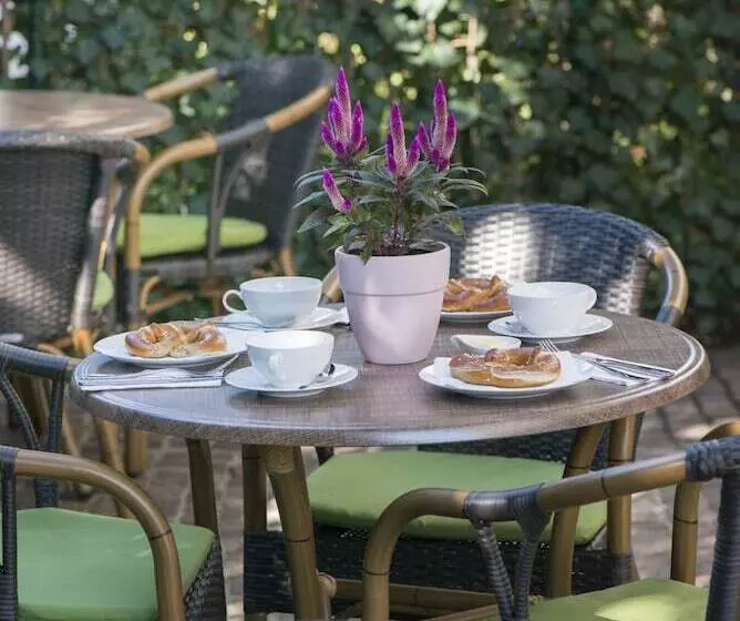 Fotos del hotel Fab:  5