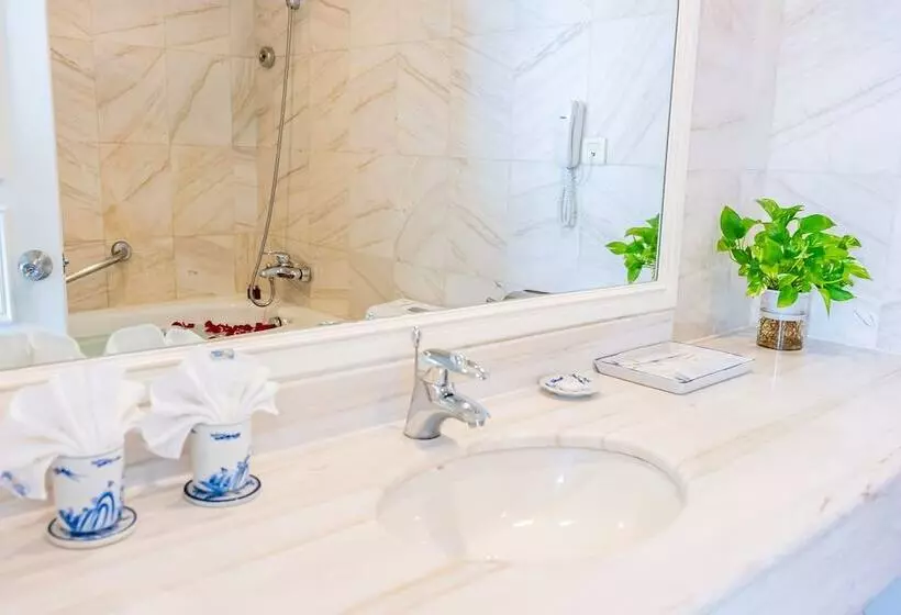 Fotos del hotel Halong Dream Hotel:  8