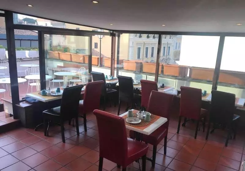 Fotos del hotel Canova:  12