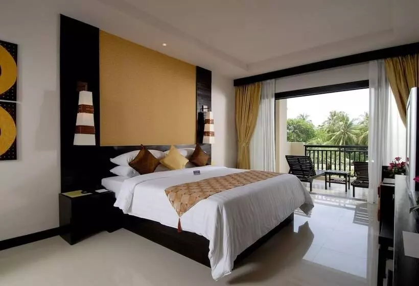 Horizon Karon Beach Resort & Spa