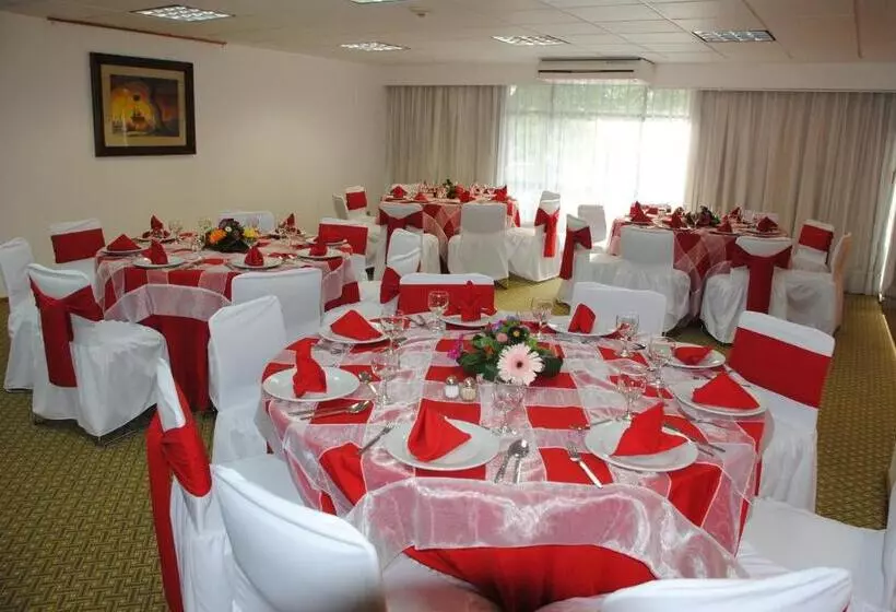 Fotos del hotel & Suites Pf:  18