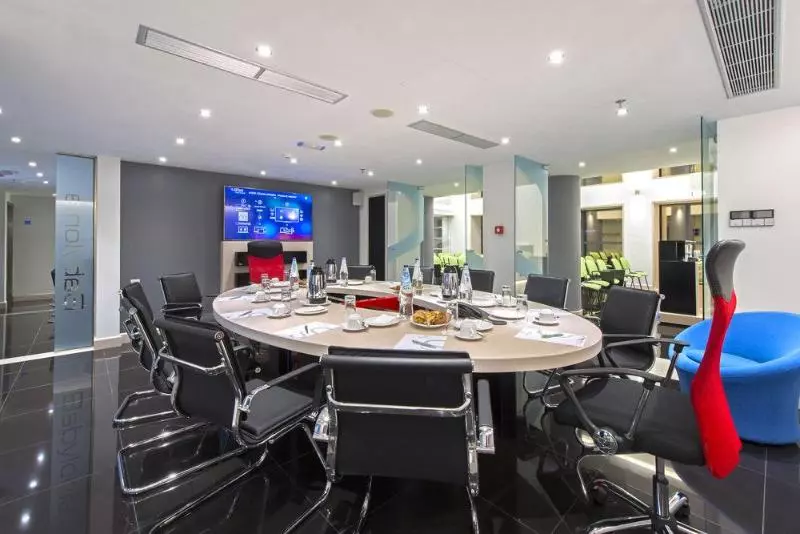 Fotos del hotel Semiramis City:  24