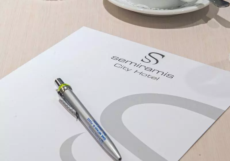 Fotos del hotel Semiramis City:  16