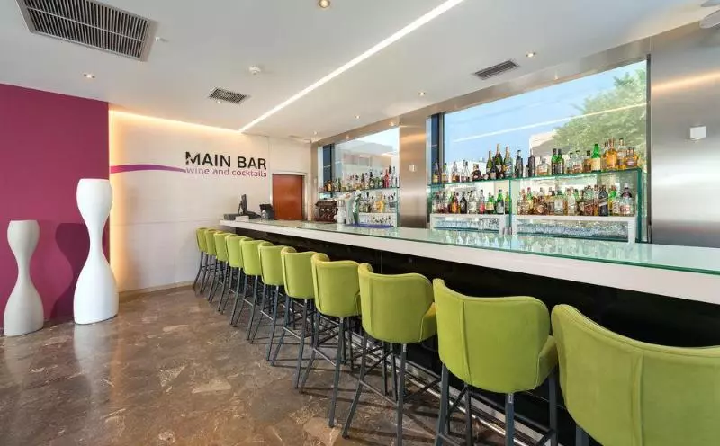 Fotos del hotel Semiramis City:  13