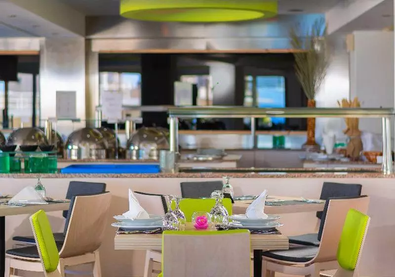 Fotos del hotel Semiramis City:  12