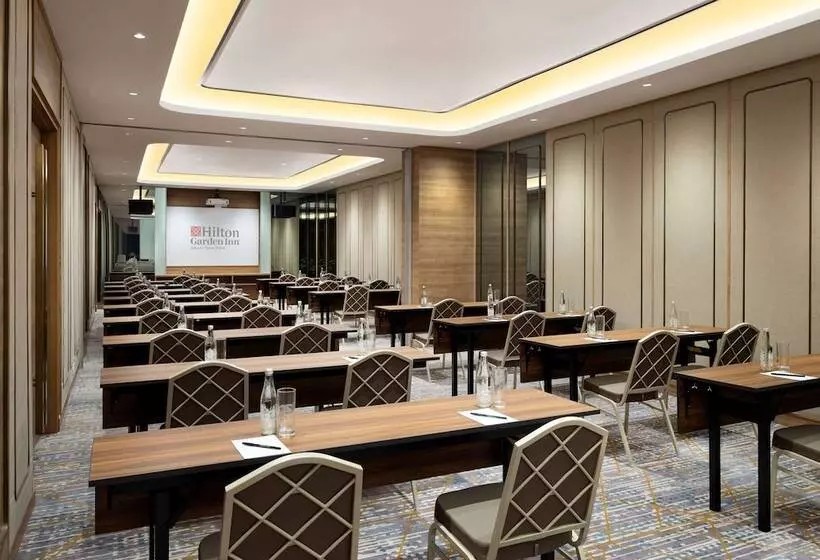 Fotos del hotel Hilton Garden Inn Jakarta Taman Palem:  15