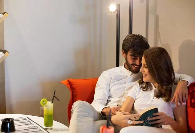 Fotos del hotel Ibis Casa Voyageurs:  5