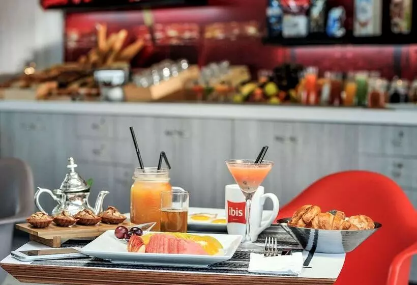 Fotos del hotel Ibis Casa Voyageurs:  18