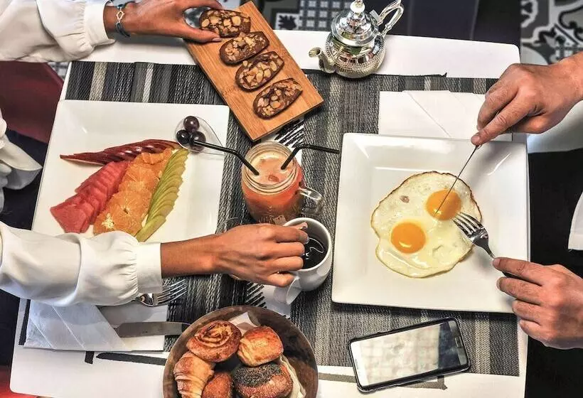 Fotos del hotel Ibis Casa Voyageurs:  2