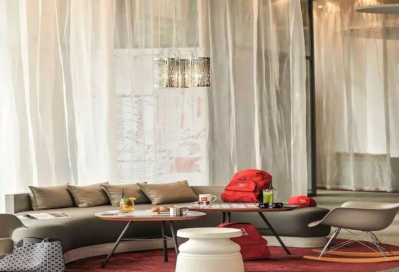 Fotos del hotel Ibis Casa Voyageurs:  6