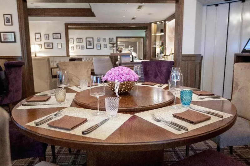 Fotos del hotel Alden Suite Hotel Splügenschloss Zurich:  9